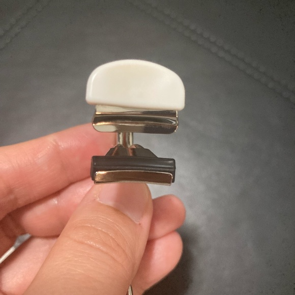 Shu Uemura Eyelash Curler-good condition and rarely used - Picture 3 of 3